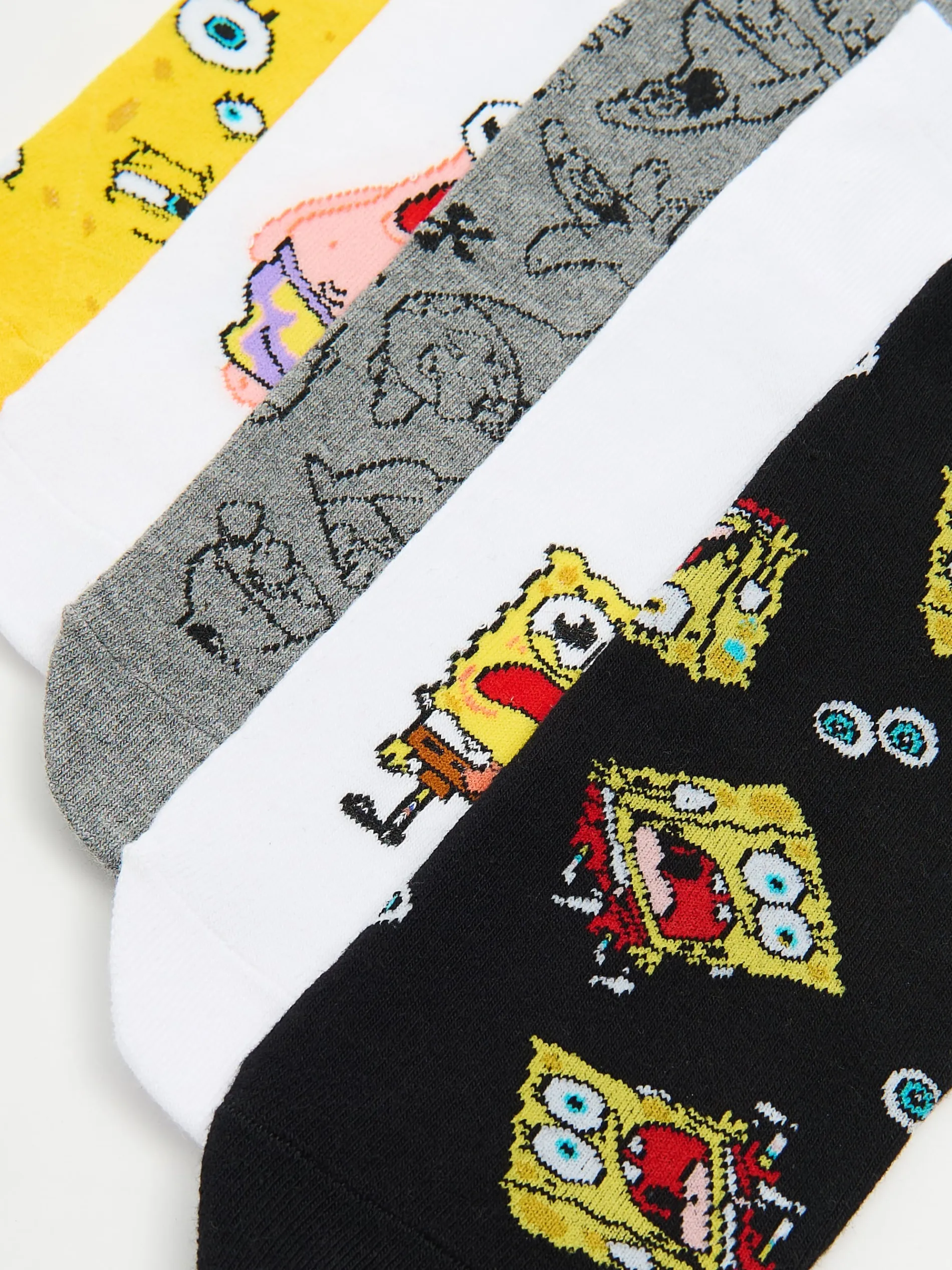Cropp Skarpetki*5 pack skarpet ze SpongeBobem i Patrykiem