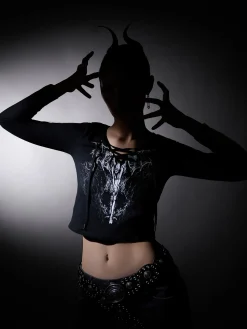 Cropp Koszulki, Topy*Czarna bluzka z wiązaniem i nadrukiem