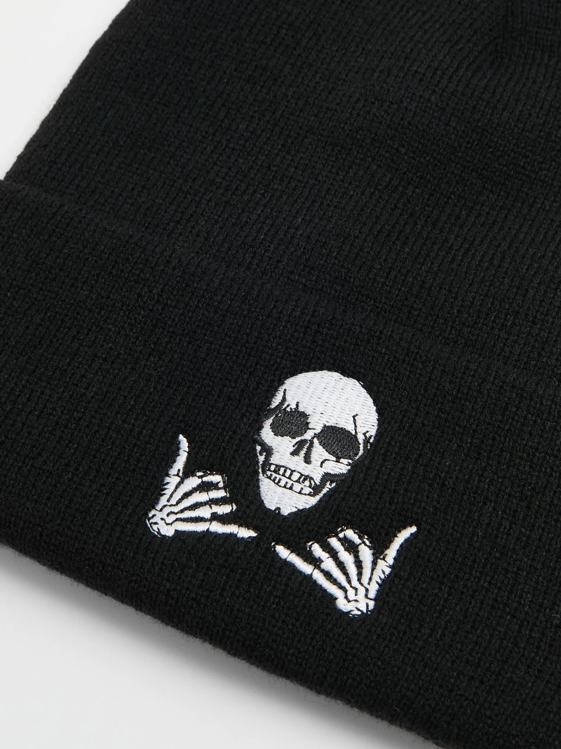 Cropp Czapki*Czarna czapka beanie z kościotrupem