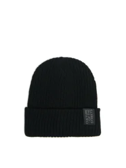 Cropp Czapki*Czarna czapka beanie z naszywką
