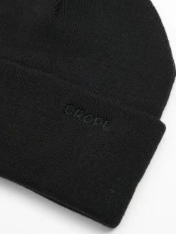 Cropp Czapki|Basic*Czarna czapka beanie z naszywką
