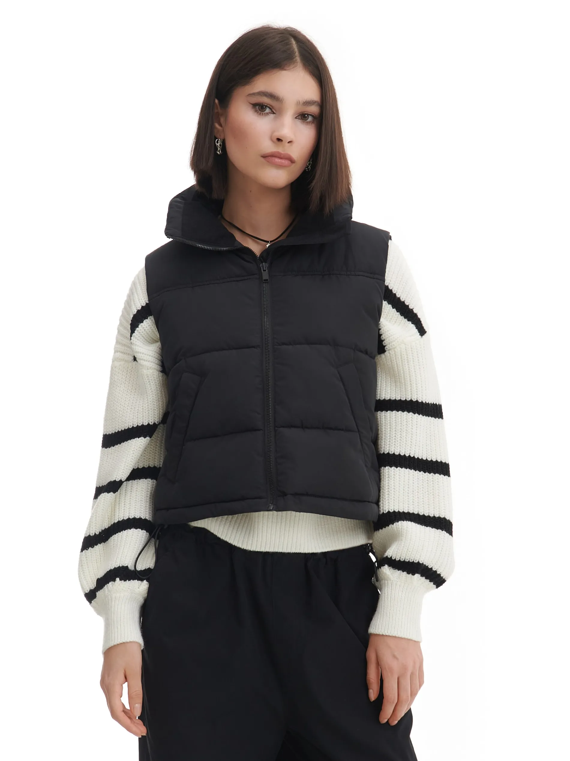 Cropp Kurtki, Płaszcze*Czarna pikowana kamizelka