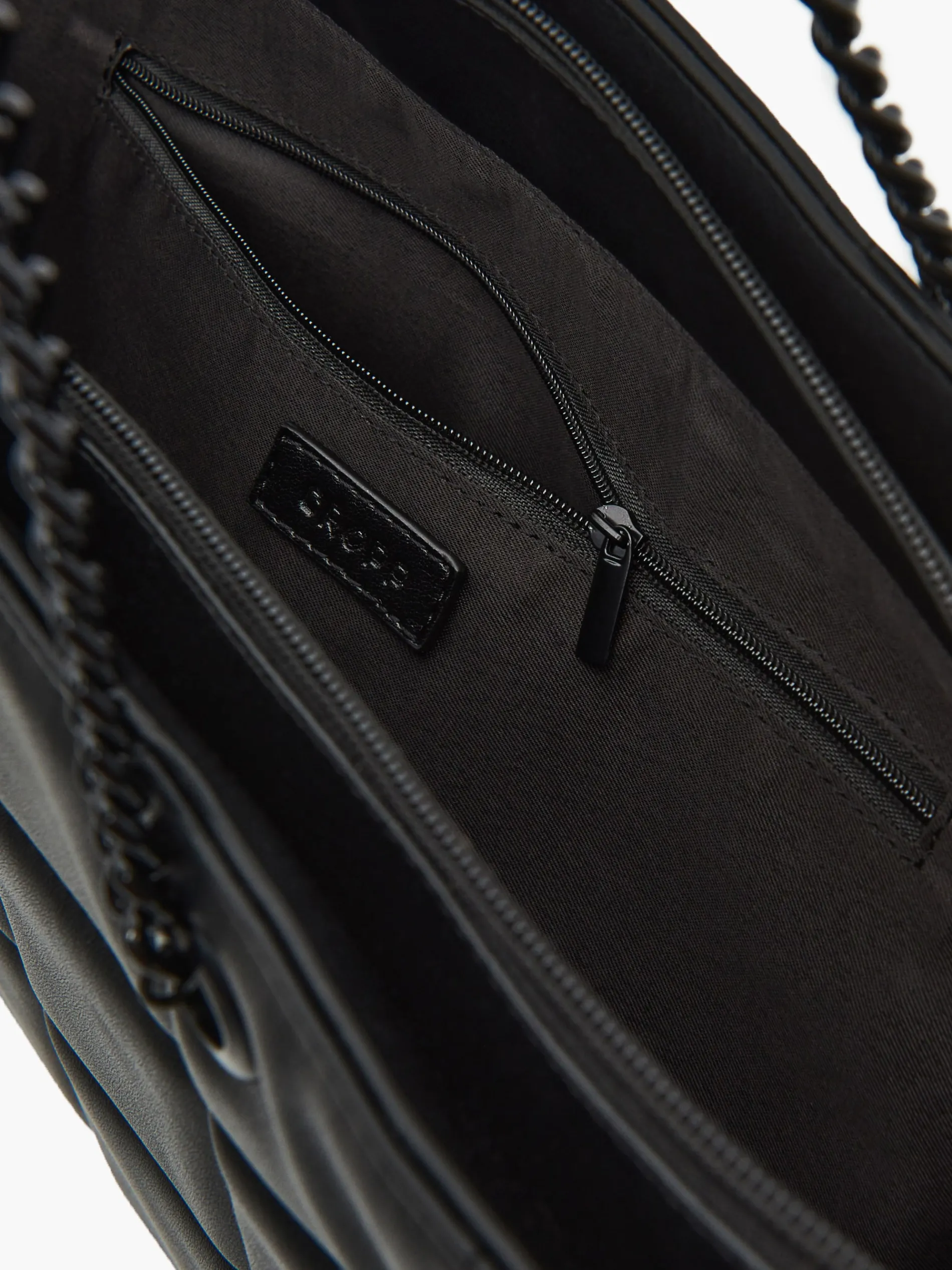 Cropp Torby, Plecaki*Czarna pikowana torebka na łańcuszku