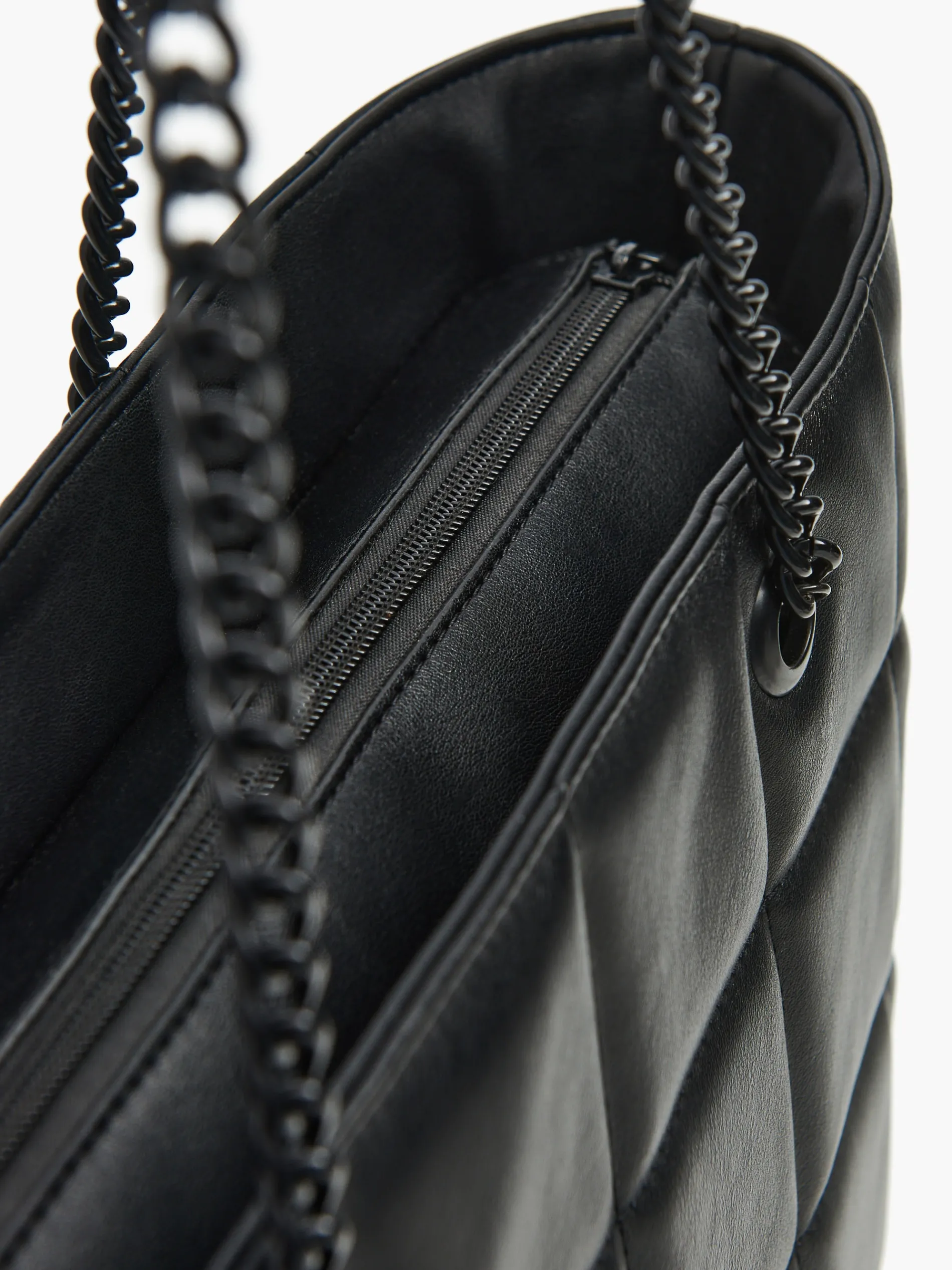 Cropp Torby, Plecaki*Czarna pikowana torebka na łańcuszku