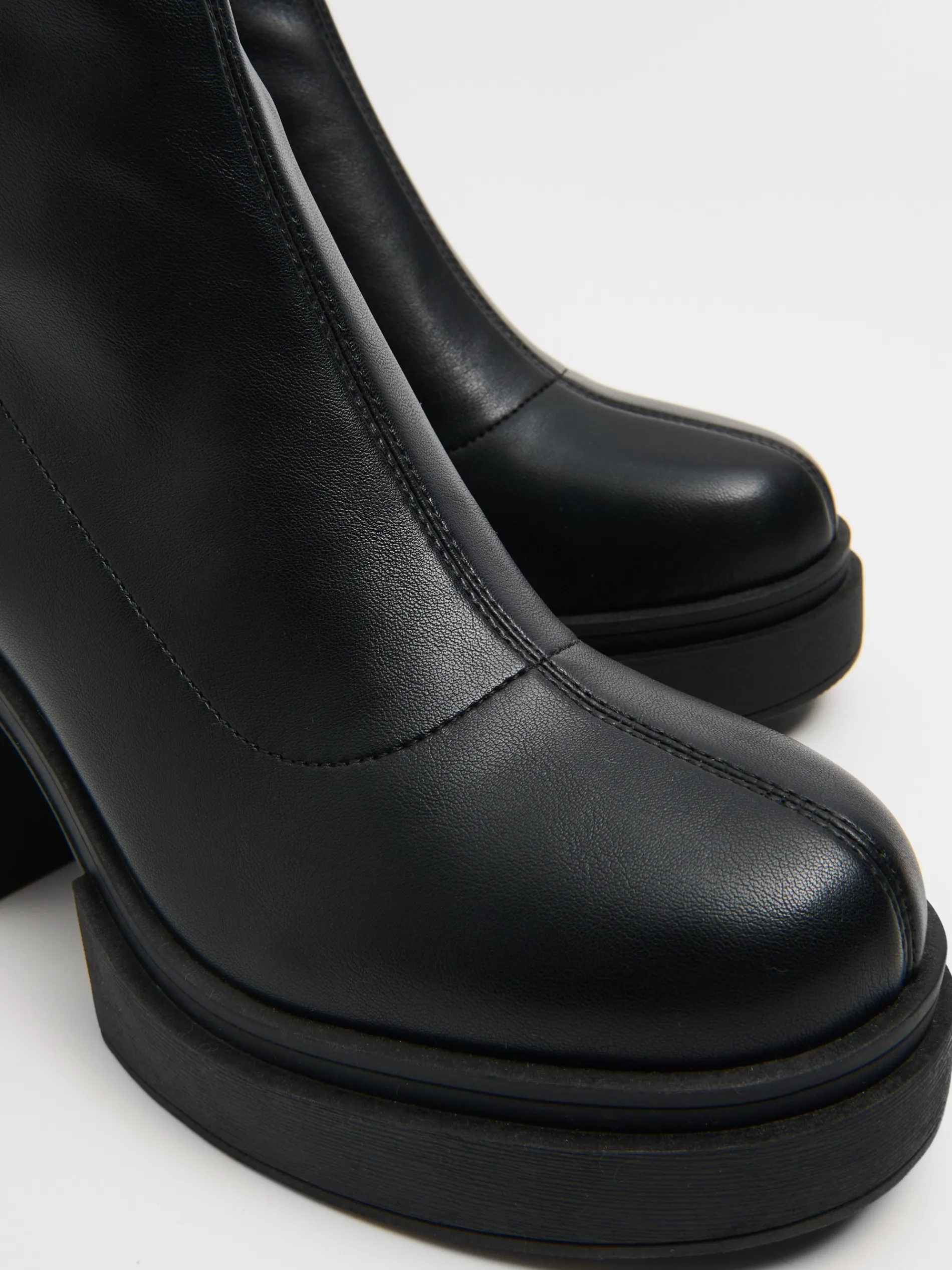 Cropp Botki, Trzewiki*Czarne botki na słupku