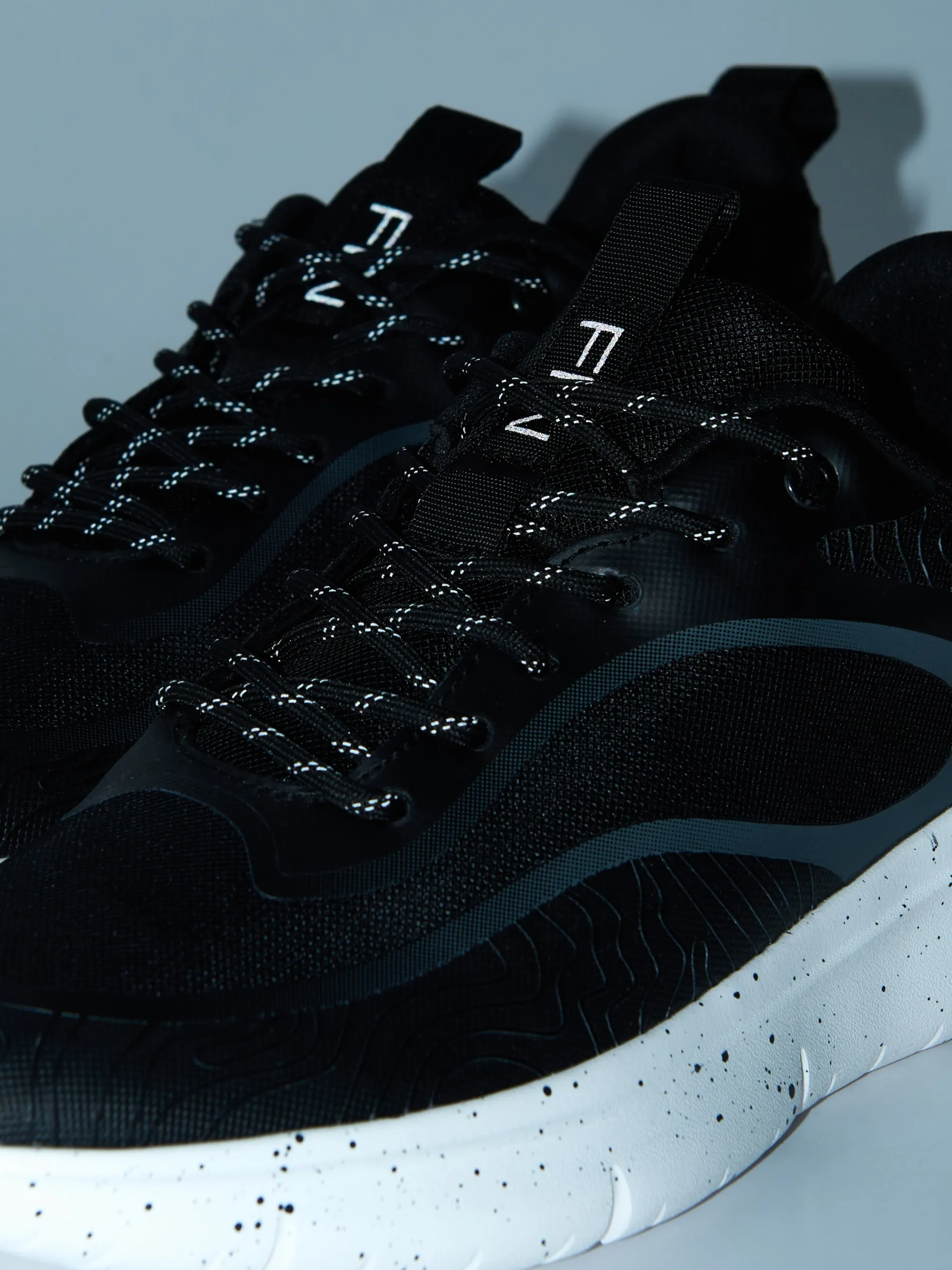 Cropp Sneakersy*Czarne sneakersy