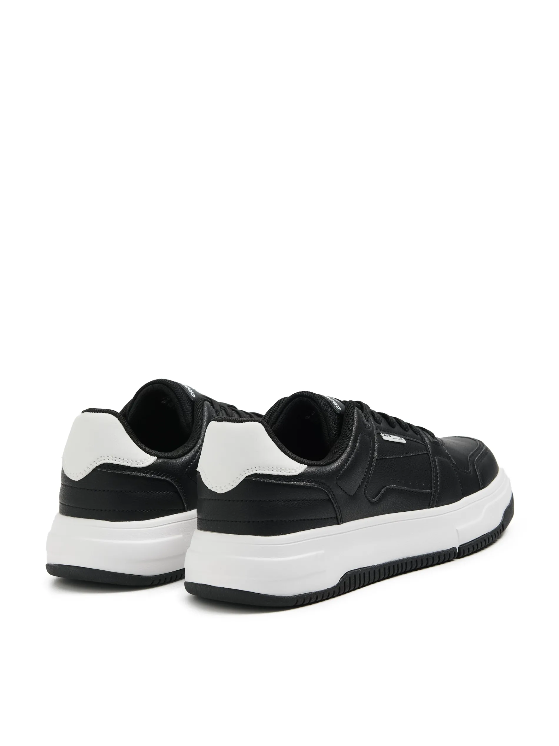 Cropp Sneakersy*Czarne sneakersy z białymi elementami