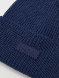 Cropp Czapki*Granatowa czapka beanie z naszywką