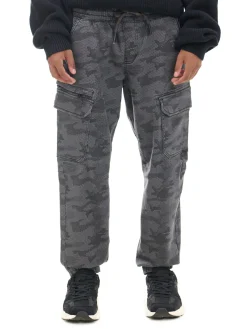 Cropp Spodnie*Joggery cargo z nadrukiem moro