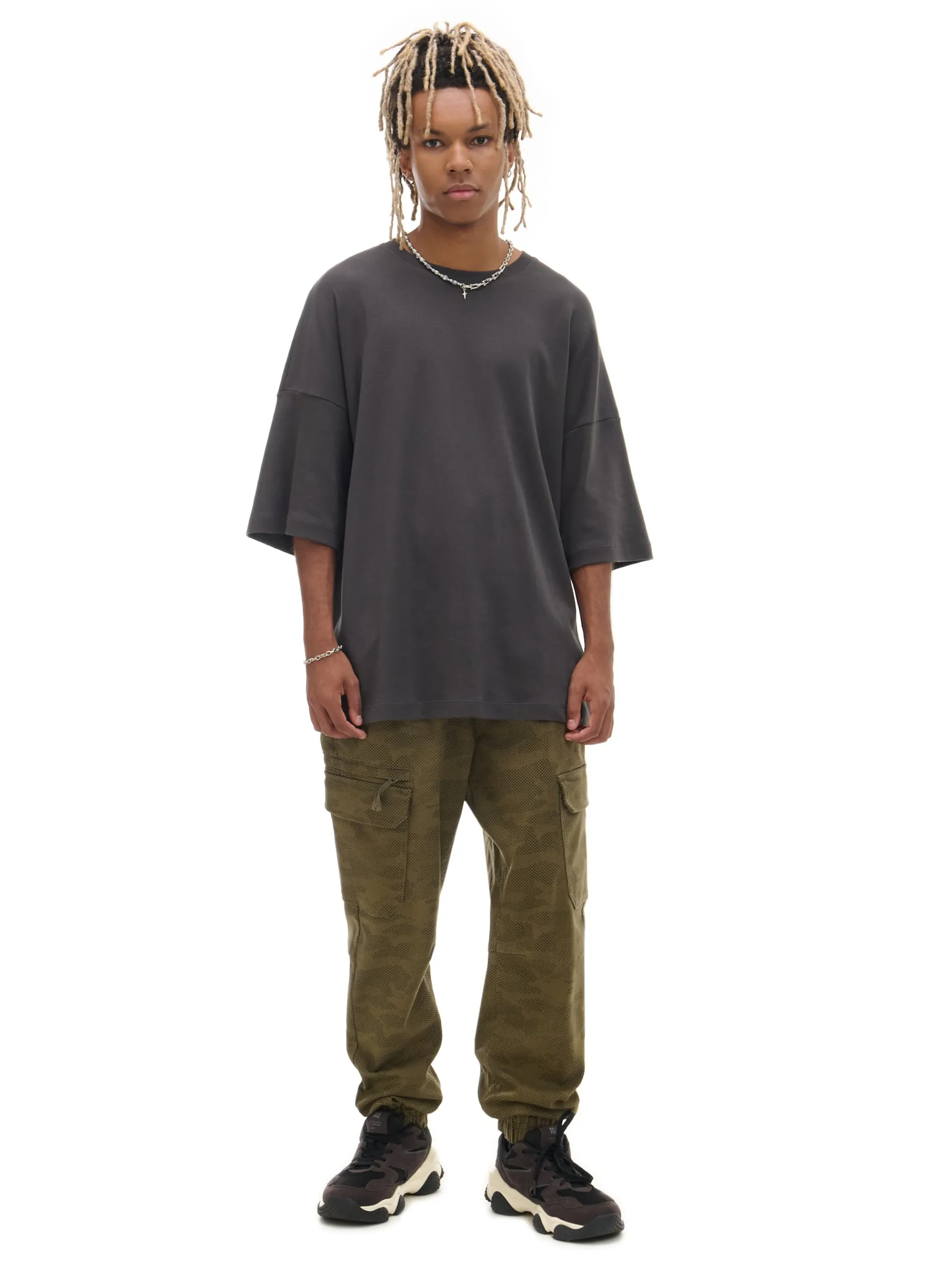 Cropp Spodnie*Joggery cargo z nadrukiem camo