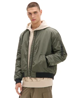 Cropp Kurtki, Płaszcze*Kurtka bomberka z kieszenią na rękawie