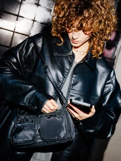 Cropp Torby, Plecaki*Mała czarna torebka crossbody