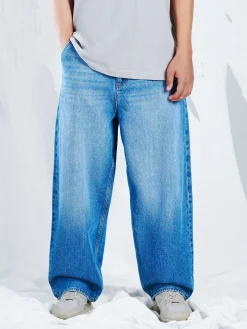 Cropp Jeansy*e jeansy skater z efektem sprania