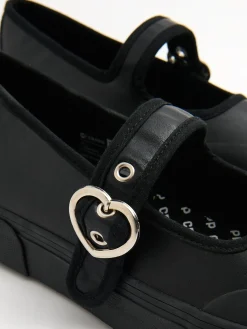 Cropp Półbuty*Półbuty Mary Jane z ozdobną klamrą