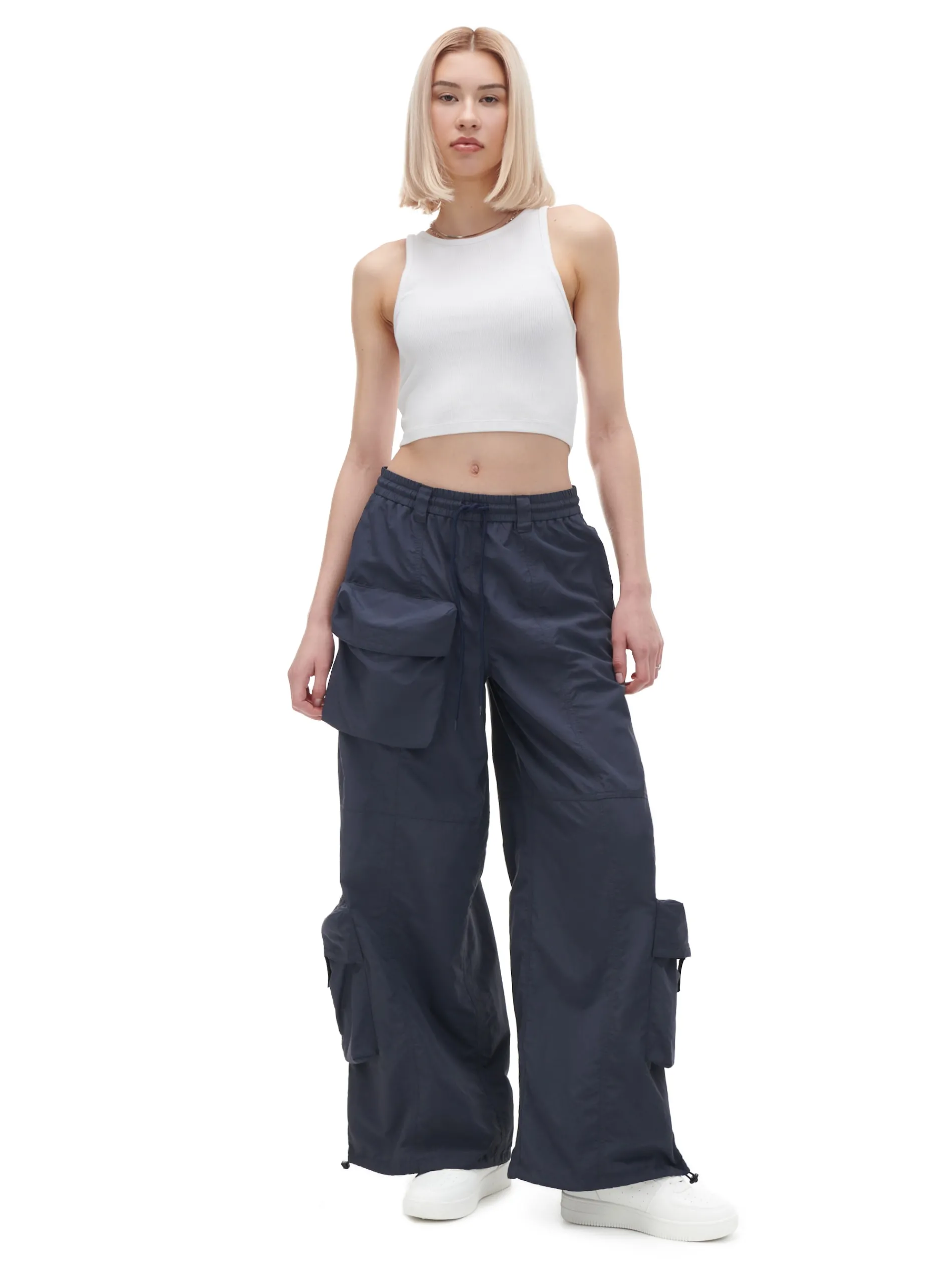 Cropp Spodnie*Spodnie parachute z kieszeniami cargo