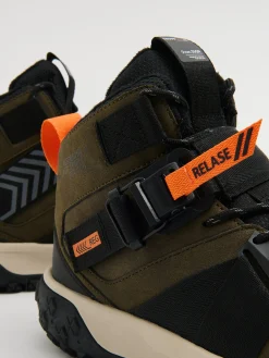 Cropp Sneakersy|Za Kostkę*Sznurowane sneakersy z zatrzaskiem