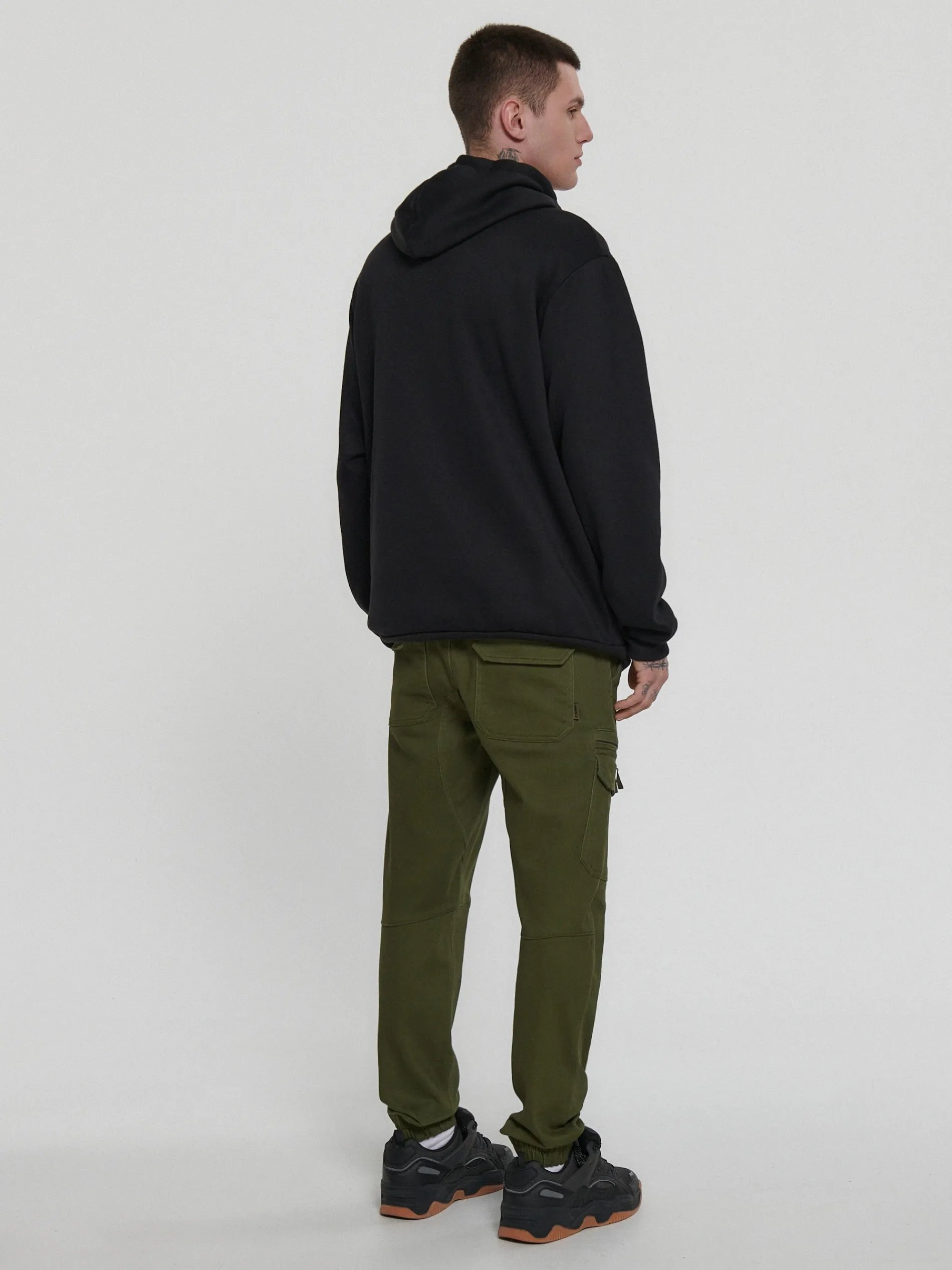 Cropp Spodnie*Zielone joggery z kieszeniami cargo